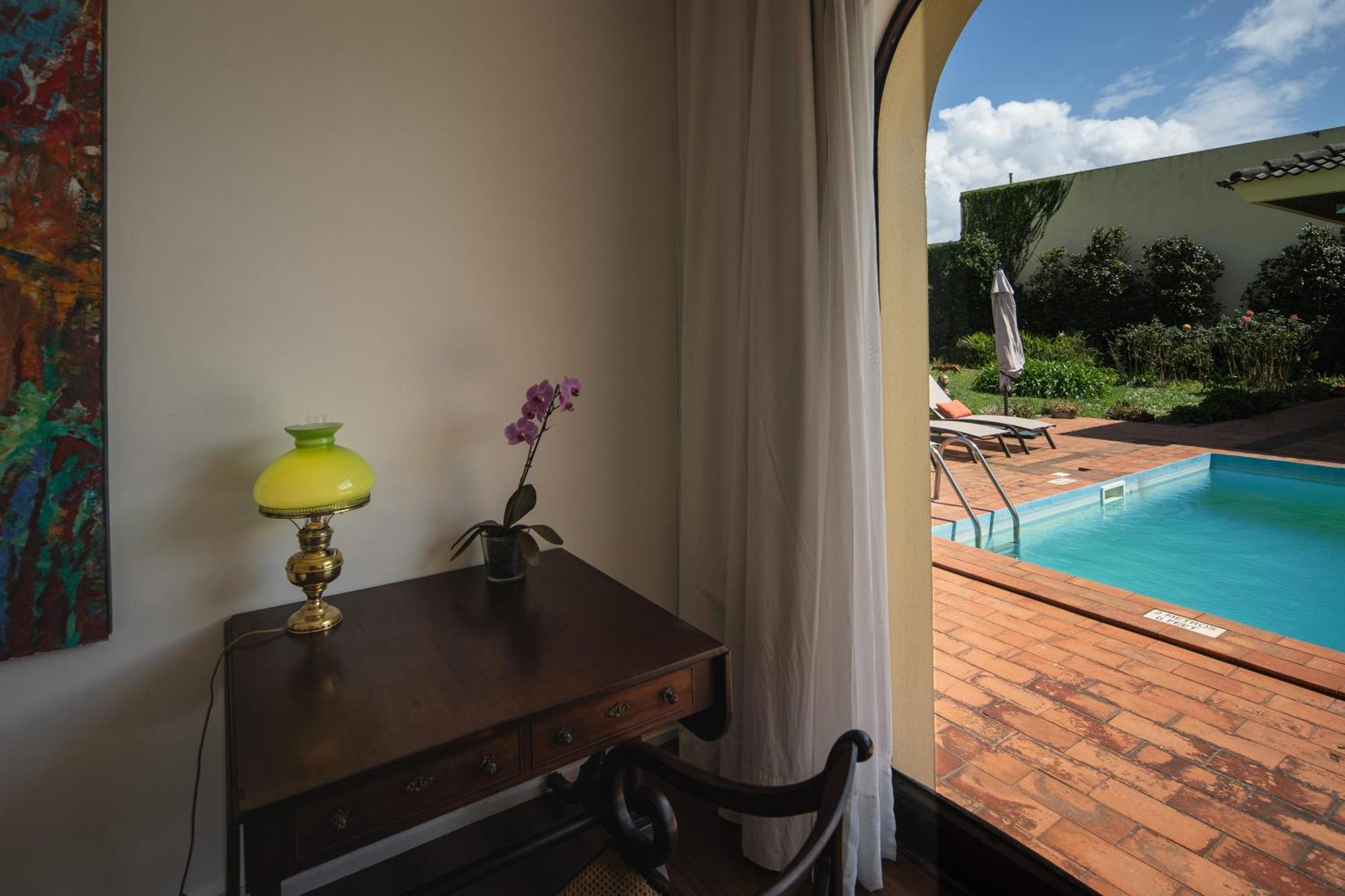 Casa Dos Arcos - Studios & Pool Понта-Делгада Экстерьер фото